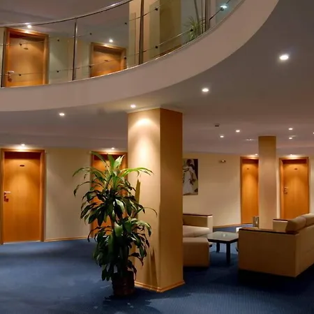 луксор Хотел 3*