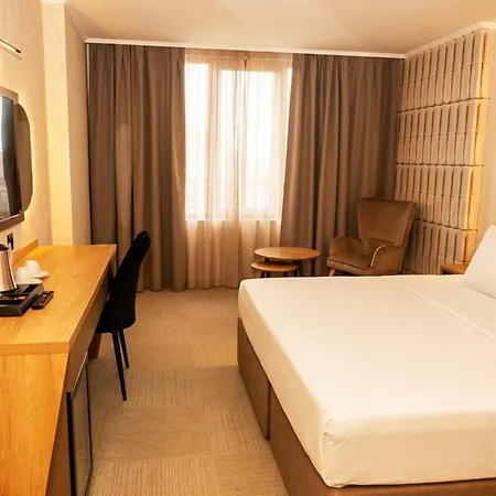 Luxor Hotel 3*
